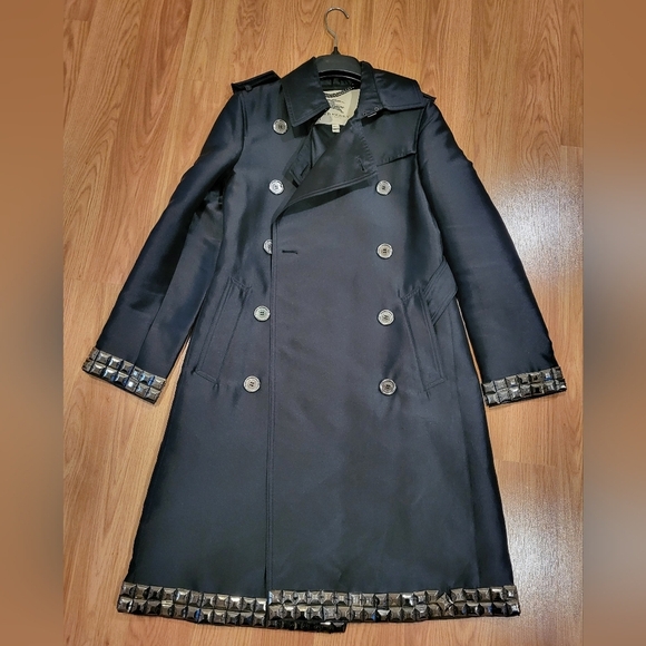 Burberry Black Trench Coat with Silver Accents - Picture 2 of 6